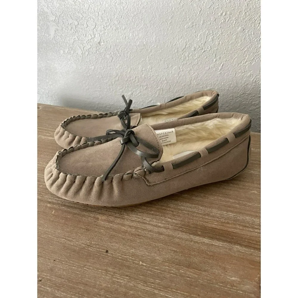NWOT AEROPOSTALE KIDS HOME SLIPPER FAUX FUR INSIDE SIZE 6